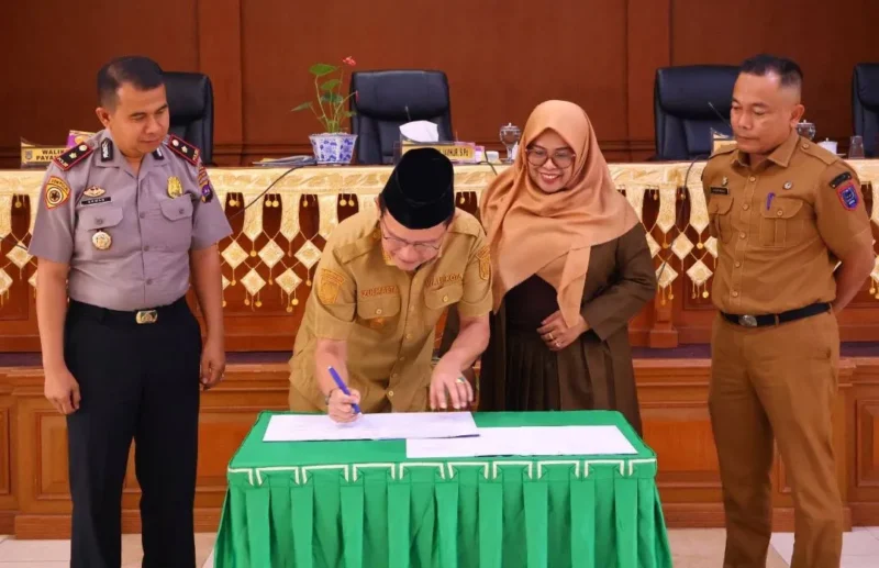 DPRD Payakumbuh menyetujui pencabutan Perda Nomor 2 Tahun 2018 tentang RDTR 2018–2038 dalam rapat paripurna, Senin (13/4/2026). (Foto: MC Payakumbuh)