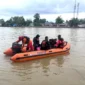 Tim gabungan SAR melanjutkan pencarian dua anak yang hilang akibat terseret arus di Pantai Ulak Karang, Kota Padang, Selasa (21/4/2026). (Foto: Kantor SAR Kelas A Padang)