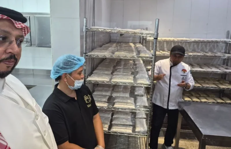 Kemenhaj menerapkan pengawasan ketat dan berlapis pada seluruh proses penyediaan makanan di Madinah. (Foto: Kemenhaj)