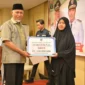 Gubernur Sumbar Mahyeldi memberikan apresiasi kepada kafilah yang meraih prestasi pada MTQ Nasional 2024 dan STQ Nasional 2025. (Foto: ADPSB)