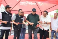 Wakil Ketua Komisi VI DPR RI, Andre Rosiade meresmikan operasional BTS Telkomsel di Desa Kajai, Kecamatan Pariaman Timur, Kota Pariaman, Minggu (5/4/2026). (Foto: Diskominfo Pariaman)