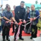 Wali Kota Padang, Fadly Amran meresmikan pembangunan fasilitas toilet baru di enam sekolah melalui program TJSL PT PLN (Persero) UDI Sumbar di SMPN 43 Padang, Kamis (30/4/2026). (Foto: Prokopim Padang)