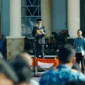 Bupati Solsel H. Khairunas memimpin upacara Peringatan Hari Otonomi Daerah ke-30 tahun 2026 di Halaman Kantor Bupati, Senin (27/4/2026). (Foto: Pemkab Solsel)