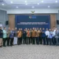 Menteri Perindustrian Agus Gumiwang Kartasasmita bersama Asosiasi Produsen Hulu dan Hilir Subsektor Plastik. (Foto: Kemenperin)