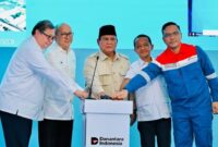 Presiden Prabowo Subianto melakukan groundbreaking Proyek Hilirisasi Nasional Tahap II di Refinery Unit IV Cilacap, Jawa Tengah, Rabu (29/4/2026). (Foto: BPMI Setpres)