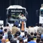 Presiden Prabowo Subianto menargetkan produksi massal sedan listrik pada 2028. (Foto: BPMI Setpres) 