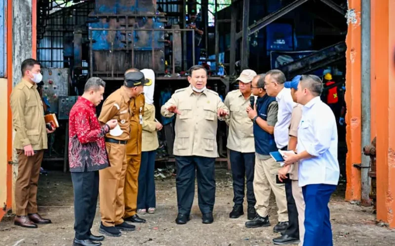 Presiden Prabowo meninjau TPST BLE di Kabupaten Banyumas, Jawa Tengah, Selasa (28/4/2026). (Foto: BPMI/Setpres)