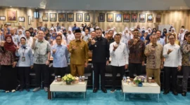 Wali Kota Padang Fadly Amran  menyambut Tim Penilai di Auditorium Lantai IV Gedung Administrasi dan Rawat Jalan RSUP Dr. M. Djamil, Senin (13/4/2026). (Foto: Prokopim Padang)