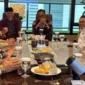Bupati Tanah Datar Eka Putra mengikuti rapat koordinasi antara pemerintah daerah dan BP BUMN di Kantor BP BUMN, Jakarta Pusat, Rabu (15/4/2026). (Foto: Prokopim Tanah Datar)