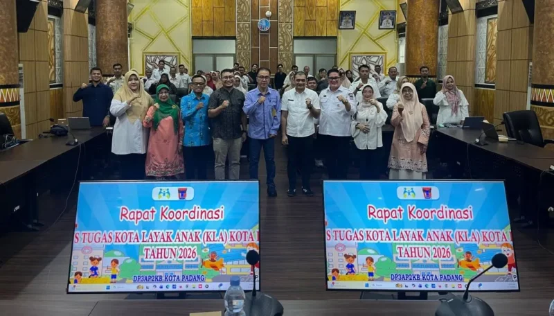 DP3AP2KB Kota Padang menggelar Rapat Koordinasi Gugus Tugas KLA di Balai Kota Padang, Rabu (15/4/2026). (Foto: Diskominfo Padang)