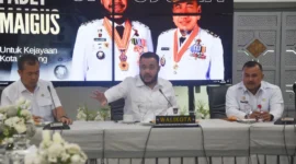 Wali Kota Padang Fadly Amran memimpin rapat pembahasan master plan drainase di Gedung Putih Rumah Dinas Wali Kota Padang, Rabu (29/4/2026). (Foto: Prokopim Padang)