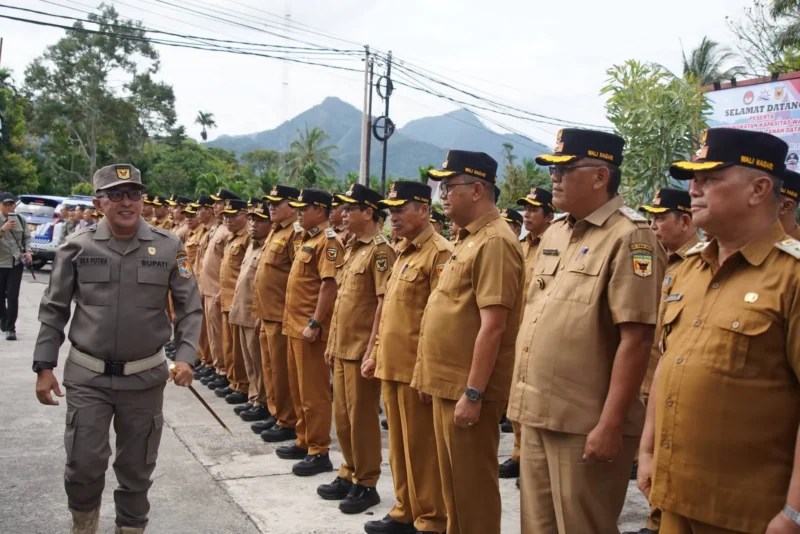 Sebanyak 73 wali nagari dari Kabupaten Tanah Datar tiba di kampus IPDN Sumbar untuk mengikuti retret. (Foto: Prokopim Tanah Datar)
