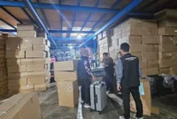 Kemenhaj melakukan inspeksi mendadak ke sejumlah penyedia koper untuk memastikan produksi berjalan sesuai rencana. (Foto: Kemenhaj)
