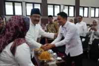 Menteri Sosial Saifullah Yusuf (Gus Ipul) saat menghadiri Silaturahmi Kemensos dengan Pemerintah Provinsi dan Kabupaten/Kota se-Sulawesi Selatan bersama Pilar-Pilar Sosial di Ruang Pola Kantor Gubernur Sulawesi Selatan, Sabtu (18/4/2026). (Foto: Kemensos)