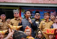 Wakil Gubernur Sumbar, Vasco Ruseimy membuka Bimtek Pelestarian Nilai Tradisi di Gedung Controller, Selasa (14/4/2026). (Foto: Prokopim Tanah Datar)
