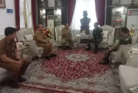 Kepala Badan Kesbangpol Sumbar, Mursalim menerima audiensi tim Sesko TNI, Selasa (21/4/2026). (Foto: ADPSB)