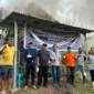 Balai Standardisasi dan Pelayanan Jasa Industri Manado memberikan pendampingan kepada pelaku IKM arang tempurung kelapa di Desa Rumengkor, Minahasa. (Foto: Kemenperin)