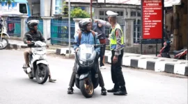 Pemkab Tanah Datar mulai menerapkan uji coba Manajemen Rekayasa Lalu Lintas (MRLL) di kawasan Pasar Batusangkar dan Lapangan Cindua Mato, Minggu (19/4/2026). (Foto: Diskominfo Tanah Datar)