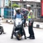 Pemkab Tanah Datar mulai menerapkan uji coba Manajemen Rekayasa Lalu Lintas (MRLL) di kawasan Pasar Batusangkar dan Lapangan Cindua Mato, Minggu (19/4/2026). (Foto: Diskominfo Tanah Datar)