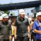 Wali Kota Padang Fadly Amran mendampingi Anggota DPR RI Zigo Rolanda meninjau rencana pengembangan SPAM Taban 3 di IPA Palukahan, Senin (27/4/2026). (Foto: Prokopim Padang)