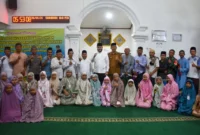 Wali Kota Padang Fadly Amran monitoring Program Subuh Mubarakah di Masjid Baitul Jalal, Kelurahan Pampangan Nan XX, Kecamatan Lubuk Begalung, Senin (20/4/2026). (Foto: Prokopim Padang)
