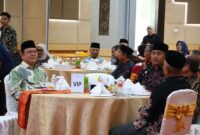 Wali Kota Payakumbuh, Zulmaeta menghadiri Halalbihalal organisasi Gonjong Limo Kota Padang di Ruang Convention Lantai 4 UNP Hotel, Kota Padang, Minggu (19/4/2025). (Foto: MC Payakumbuh)