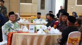 Wali Kota Payakumbuh, Zulmaeta menghadiri Halalbihalal organisasi Gonjong Limo Kota Padang di Ruang Convention Lantai 4 UNP Hotel, Kota Padang, Minggu (19/4/2025). (Foto: MC Payakumbuh)
