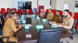 Wali Kota Padang Fadly Amran saat bertemu dengan Kepala Dinas Kebudayaan Provinsi Sumbar Syaiful Bakhri, di Kantor Dinas Kebudayaan Sumbar, Selasa (28/4/2026). (Foto: Prokopim Padang)