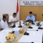 Wamenag Romo R. Muhammad Syafi’i menerima Dirjen Bimas Islam Abu Rokhmad bersama jajaran guna mendiskusikan penetapan awal bulan Hijriah di Jakarta, Selasa (14/4/2026). (Foto: Kemenag)