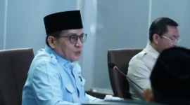 Wakil Menteri Agama Muhammad Syafi'i saat Rapat Koordinasi Penyelarasan Data Penerima Manfaat MBG. Rapat berlangsung di Kantor Badan Gizi Nasional, Jakarta, Kamis (23/4/2026). (Foto: Kemenag)