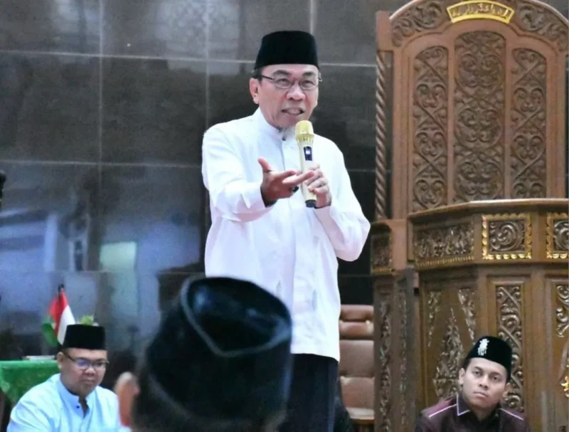 Wakil Wali Kota Padang, Maigus Nasir menghadiri tabligh akbar bersama juara AKSI Indosiar 2026 di Masjid Raya Andalas, Kamis (16/4/2026) usai Salat Subuh. (Foto: Prokopim Padang)