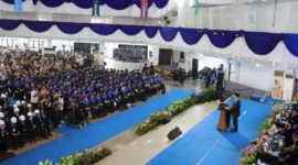 Mentan Andi Amran Sulaiman saat menghadiri wisuda ITS, Surabaya, Jawa Timur, Minggu (19/4/2026). (Foto: Kementan)