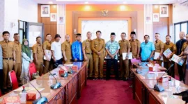 Sebanyak 15 kepala desa di Kota Pariaman menandatangani perjanjian kerja sama dengan Yayasan Al-Mughny. (Foto: Diskominfo Pariaman)