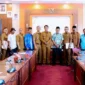 Sebanyak 15 kepala desa di Kota Pariaman menandatangani perjanjian kerja sama dengan Yayasan Al-Mughny. (Foto: Diskominfo Pariaman)