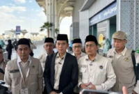 Sebanyak 32 anggota Musyrif Diny tiba di Madinah melalui Bandara Amir Mohammad bin Abdul Aziz (AMAA), Senin (12/5/2026). (Foto: Kemenhaj)
