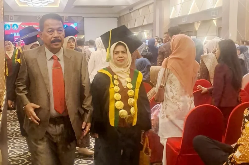 AKBP-STIE “KBP” Padang mewisuda sebanyak 256 lulusan di Pangeran Beach Hotel, Sabtu (23/5). (Foto: Ist)