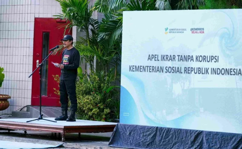 Menteri Sosial Saifullah Yusuf (Gus Ipul) dalam Apel Ikrar Tanpa Korupsi di Lapangan Kemensos, Jakarta, Senin (18/5/2026). (Foto: Kemensos)
