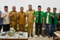 Wali Kota Padang Fadly Amran menerima audiensi PW GP Ansor Sumbar di kediaman resmi Wali Kota, Selasa (12/5/2026). (Foto: Prokopim Padang)