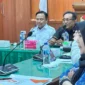 Bawaslu Sumbar menggelar rapat penguatan kemitraan strategis secara hybrid di Kantor Bawaslu Sumbar, Rabu (20/5/2026). (Foto: Ist)