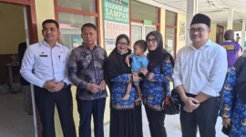 Baznas Padang bantu pelunasan biaya rumah sakit anak korban kekerasan di Kuranji, Rabu (20/5/2026). (Foto: Baznas Padang)