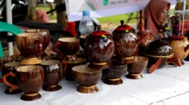 Puluhan brand kriya lokal memeriahkan kegiatan “Craftive Tanah Datar” dalam Karya Kriya II di Lapangan Cindua Mato, Batusangkar, pada Kamis (7/5/2026). (Foto: Kominfo Tanah Datar)