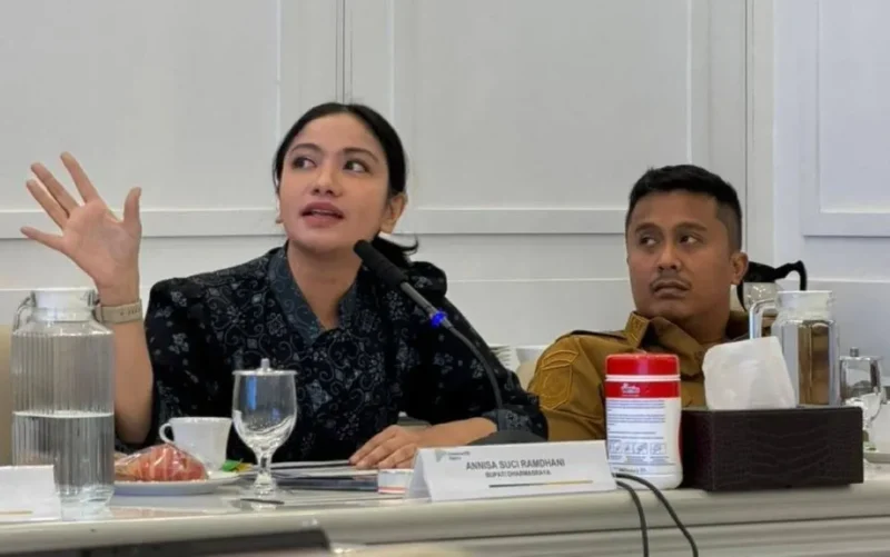 Bupati Dharmasraya Annisa Suci bersama Wakil Gubernur Sumbar Vasko Ruseimy audiensi dengan Menteri PPN/Kepala Bappenas Rachmat Pambudy di Jakarta, Selasa (19/5/2026). (Foto: Diskominfo Dharmasraya)