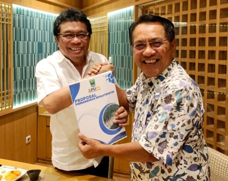 Bupati Padang Pariaman, John Kenedy Azis (JKA) audiensi bersama anggota DPR RI Ridwan Bae di Jakarta. (Foto: Diskominfo Padang Pariaman)