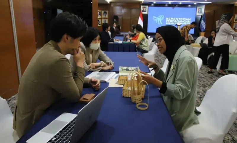 Kemendag memfasilitasi 31 pelaku usaha ekonomi hijau Indonesia dalam penjajakan bisnis atau business matching dengan buyer potensial Jepang di Jakarta pada Rabu (13/5). (Foto: Kemendag)