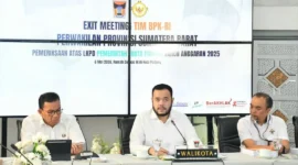 Wali Kota Padang Fadly Amran saat Exit Meeting bersama  BPK Perwakilan Sumbar di Gedung Putih Kediaman Resmi Wali Kota, Rabu (6/5/2026). (Foto: Prokopim Padang)