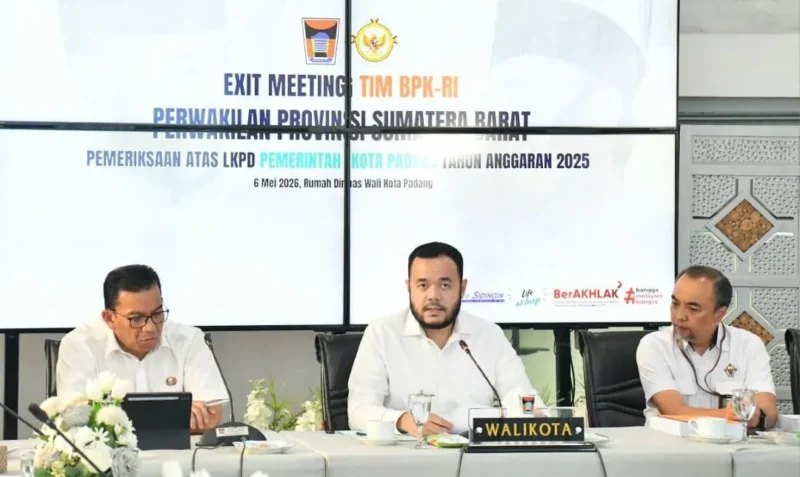 Wali Kota Padang Fadly Amran saat Exit Meeting bersama  BPK Perwakilan Sumbar di Gedung Putih Kediaman Resmi Wali Kota, Rabu (6/5/2026). (Foto: Prokopim Padang)
