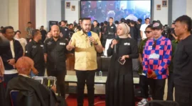 Wali Kota Padang Fadly Amran membuka Gatsby Nasional Barber League 2026 di Gedung Bagindo Aziz Chan Youth Center, Kota Padang, Kamis (21/5/2026). (Foto: Pemko Padang)
