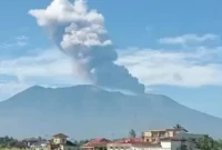 Gunung Marapi kembali mengalami erupsi pada Sabtu (30/5/2026) pukul 08.42 WIB. (Foto: WAG Marapi Information)