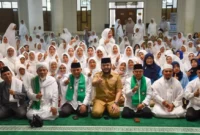 Wali Kota Padang Fadly Amran menghadiri peringatan HUT ke-98 PERTI di Masjid Agung Nurul Iman, Selasa (5/5/2026). (Foto: Prokopim Padang)