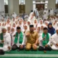 Wali Kota Padang Fadly Amran menghadiri peringatan HUT ke-98 PERTI di Masjid Agung Nurul Iman, Selasa (5/5/2026). (Foto: Prokopim Padang)